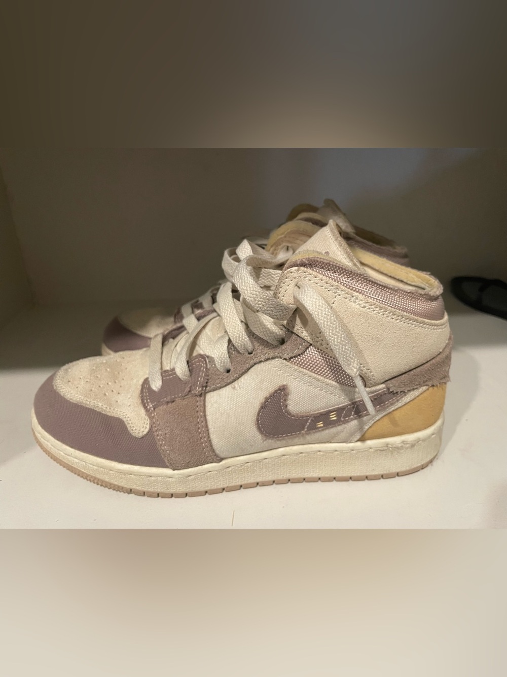 Nike Kids 6y (Womens 7.5)High-Top Sneakers in Taupe, Cream & Mustard